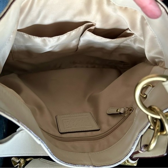 Coach Hampton Hobo off white pebble leather shoulder purse with gold har… - Picture 10 of 13